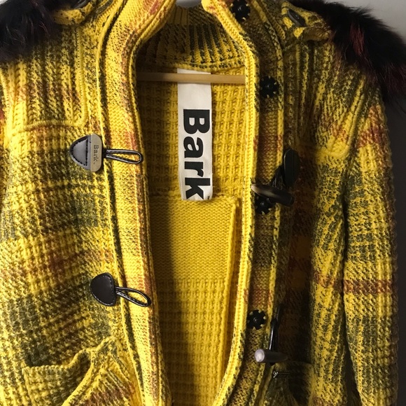 Wool winter coat with detachable hood - Picture 3 of 3